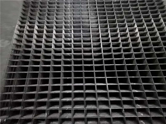 钢丝网主要可分为镀锌钢丝网和焊接网