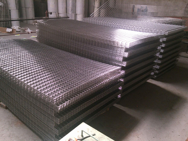 开云电竞下载链接的平层施工及低温管的铺设